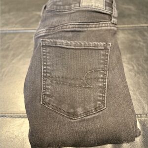 American Eagle dark grey jeans size 6 long